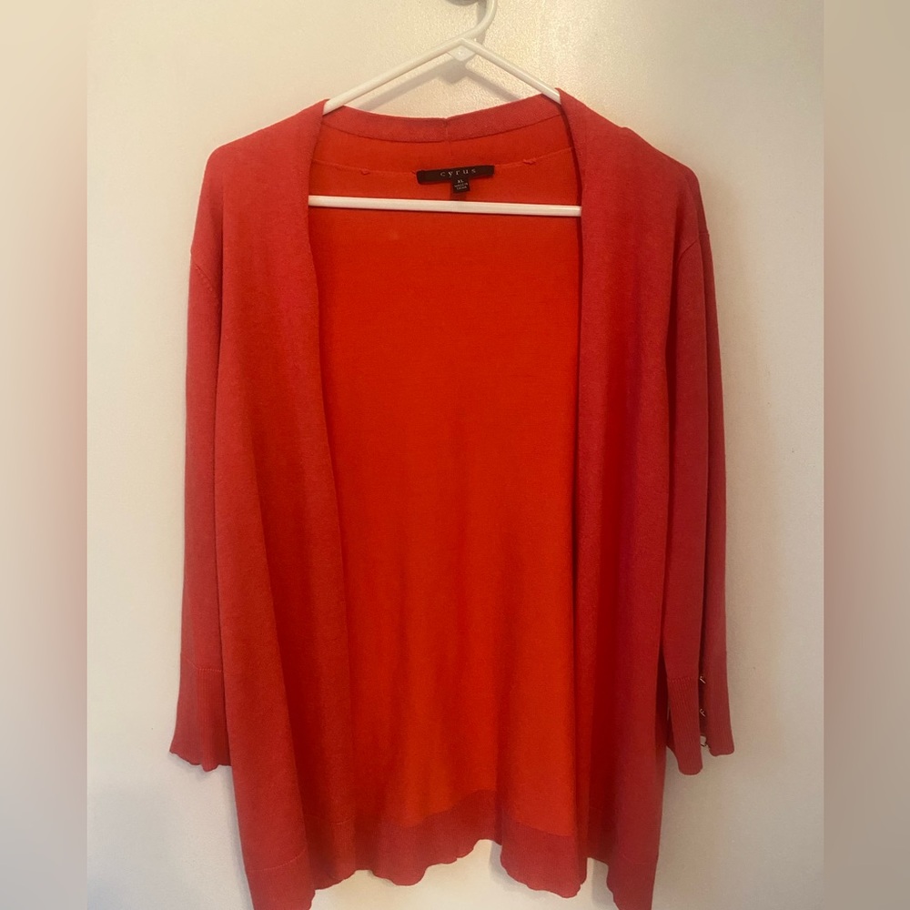 Women’s cardigan size: XL